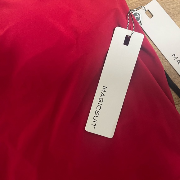 MagicSuite Tankini top - Picture 4 of 5